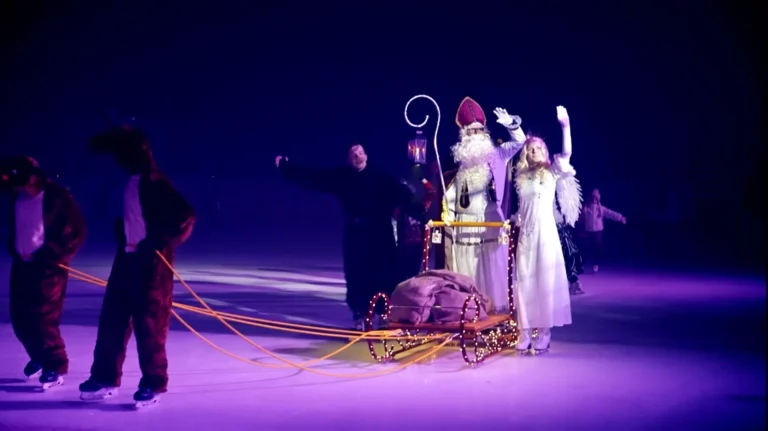 Mikuláš na Saniach 2025. Mikulášska ľadová rozprávka - Keď sa svetlo zrodilo z detského kroku! Tohtoročná Mikulášska ľadová šou priniesla nielen iskry zimnej mágie, ale aj dojímavý príbeh detskej radosti, odvahy a spolupatričnosti.